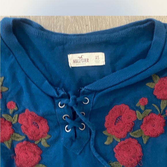 Vitange Hollister long sleeve Floral Embroidered Women's Top - Picture 3 of 3